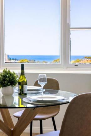 Coogee Ocean View - Deluxe one bedroom apartment, Sydney